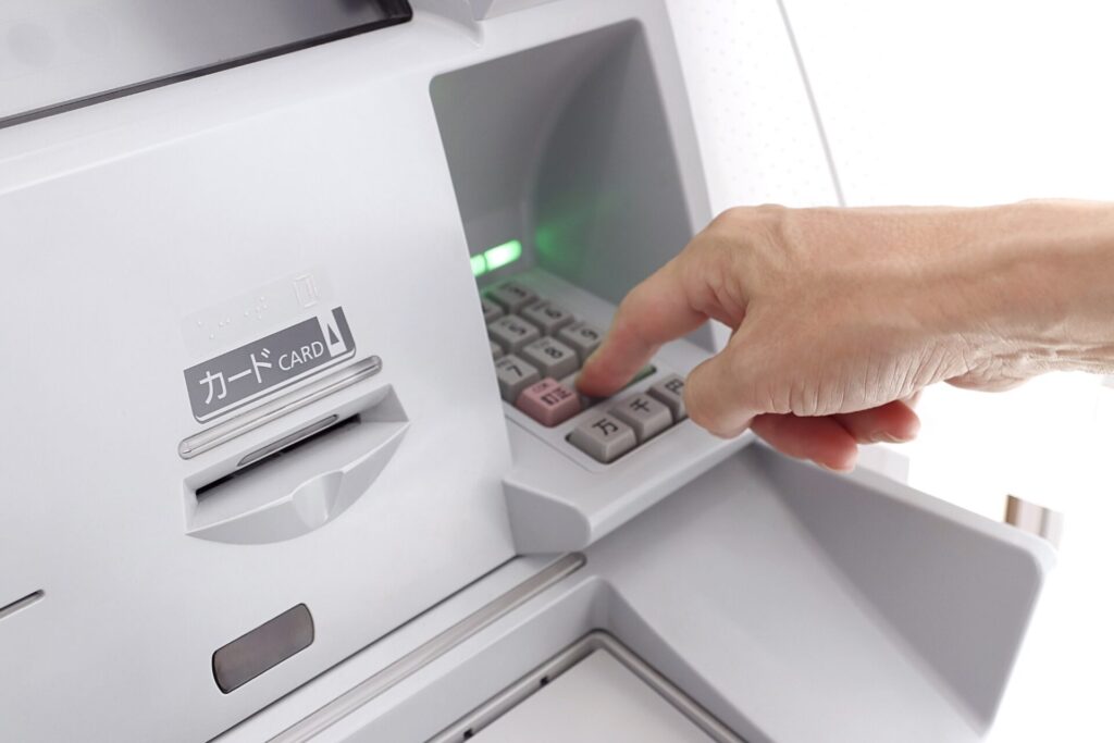 キャッシュディスペンサー