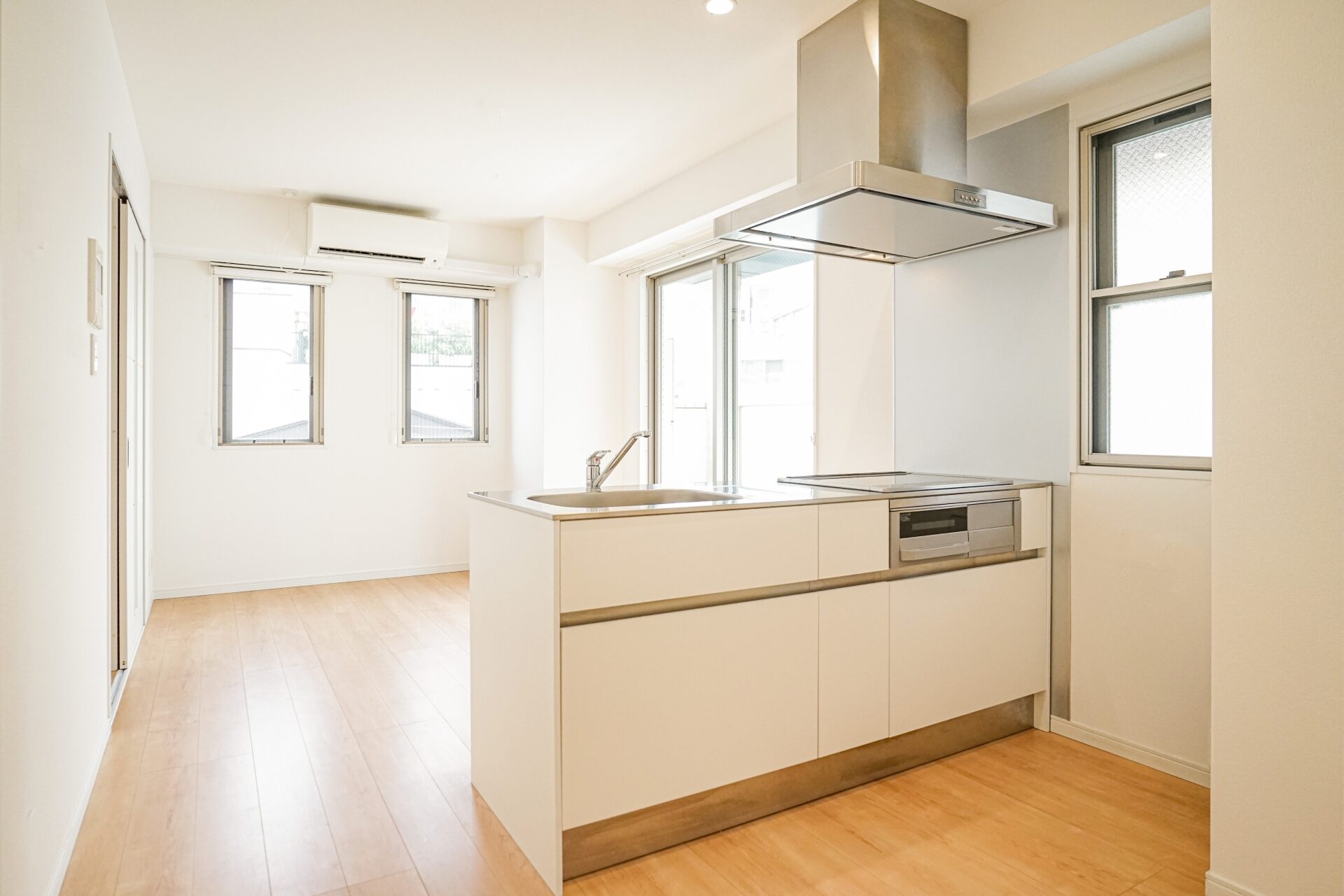 アパートのシステムキッチン