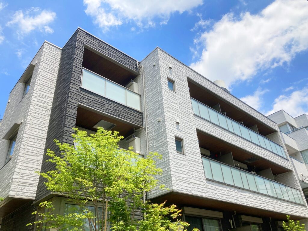 建て替えられたアパート
